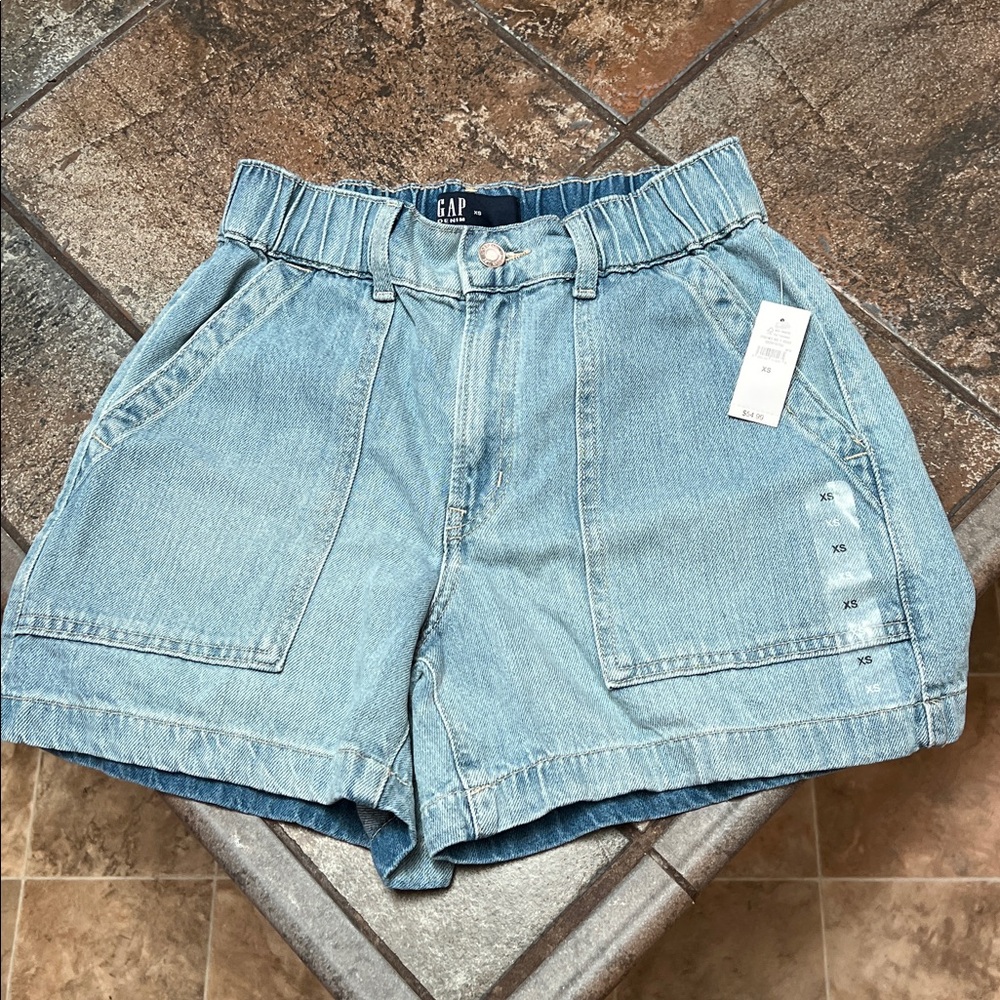 NWT Gap 4” Twill Shorts in very soft light blue denim, XS